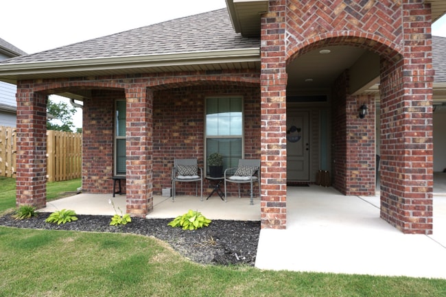 Photo - 3660 Macintosh Way