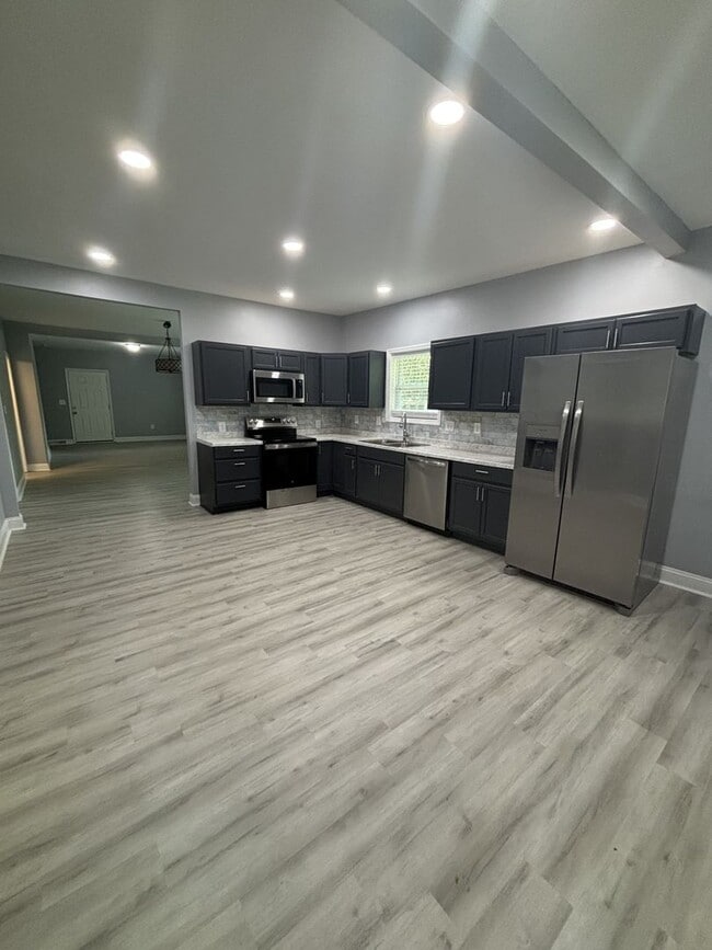 Photo - 131 Dixon Cir