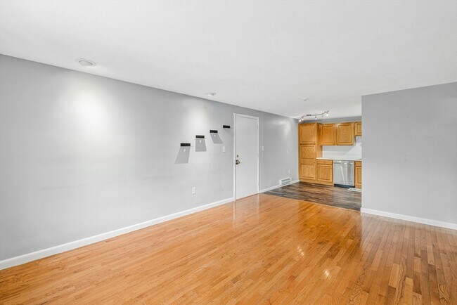 Photo - 7 Glen Ave Unit 11