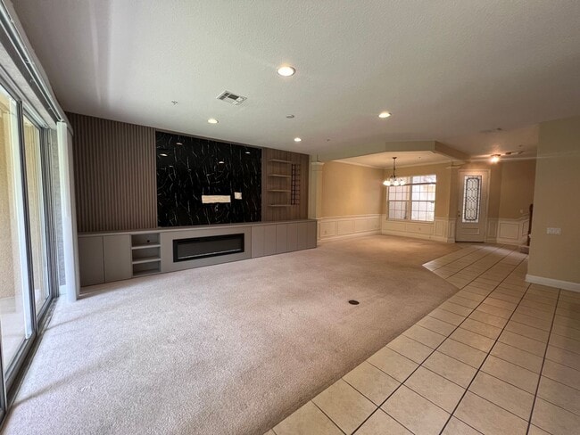 Photo - Great townhouse - available now!