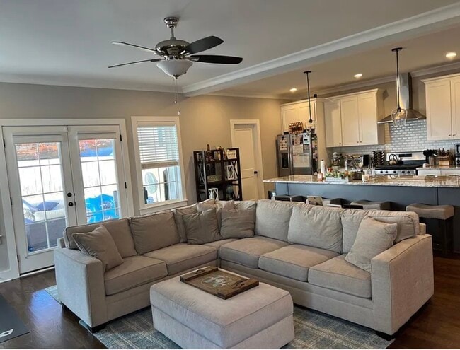 Photo - 2020 Rosemary Ln