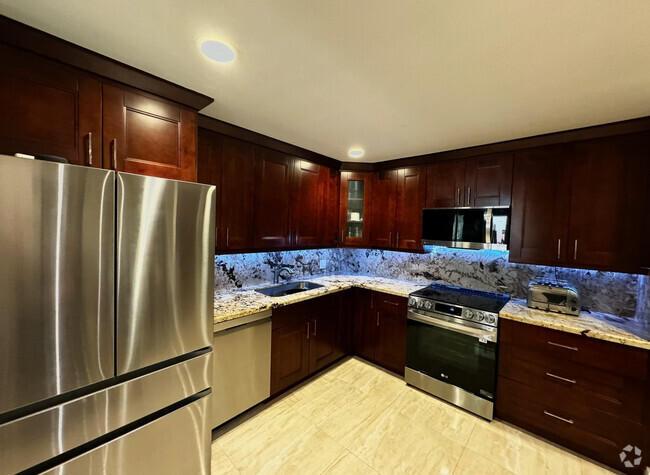 Building Photo - 5520 Coach House Cir