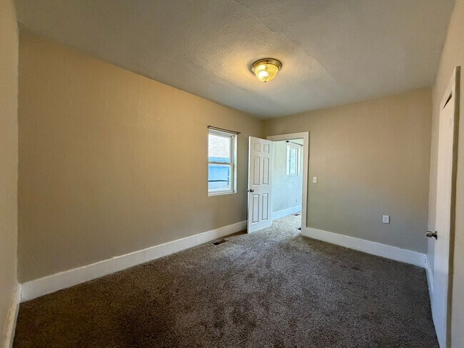 404 E Kiowa St