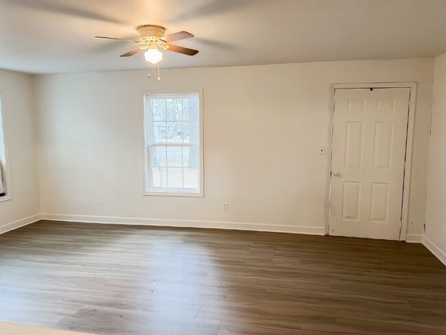 Photo - 205 E Matthews St