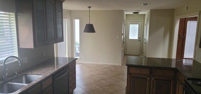 Photo - 1375 Shadowdale St