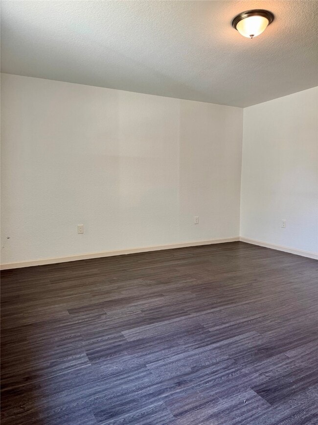 Photo - 624 Luke St Unit True