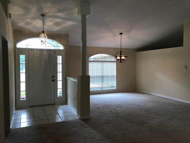 Photo - 517 Samana Way