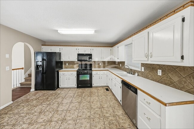 Photo - 307 Split Rail Way