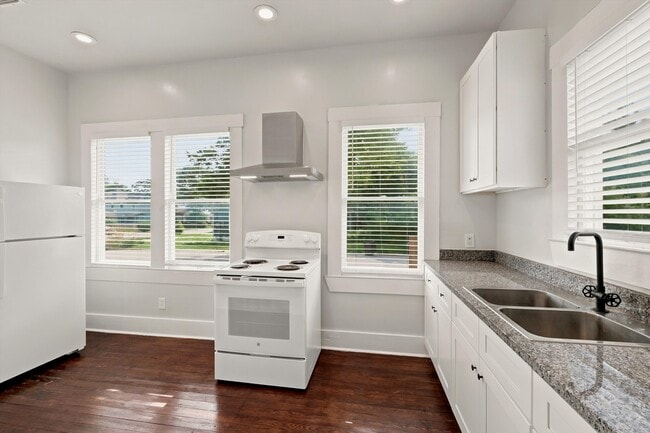 Photo - 732 Lamar St