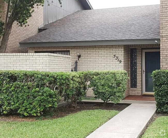 Building Photo - 5319 Palm Valley Dr N Rental