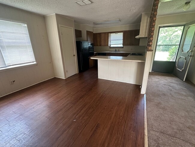 Photo - 2667 Airstrip Rd