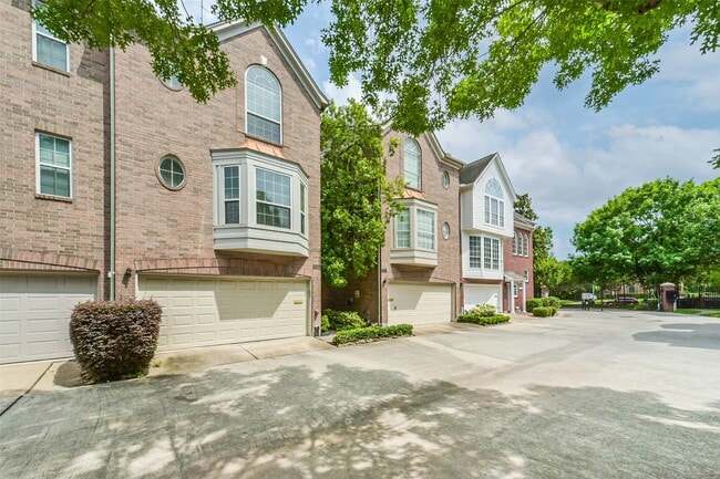 Photo - 4455 Castle Ct Pl