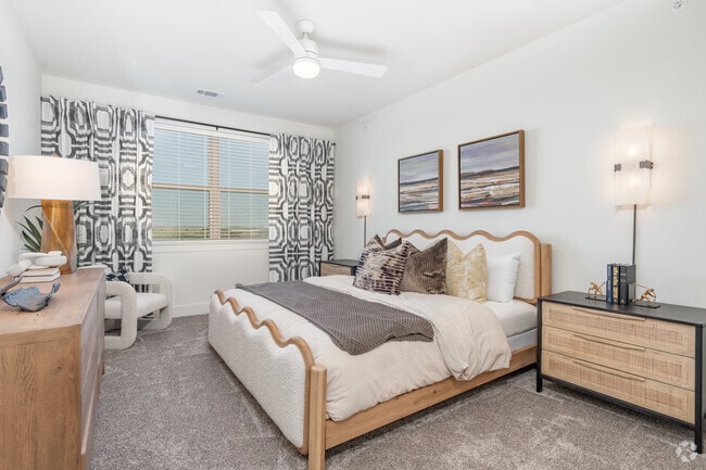 2BR, 2BA - 1,167SF - Primary Bedroom