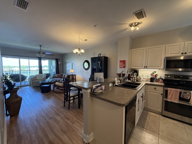 Photo - 2160 Heron Lake Dr