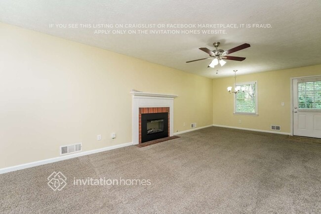 Photo - 452 Tower Pl