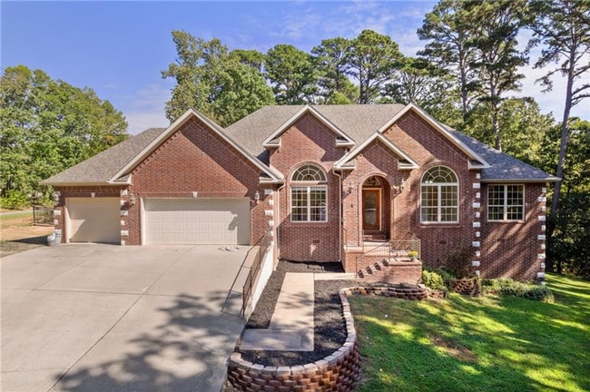 Building Photo - Spacious 4 Bedroom 2 bathroom House in Bella Vista READY FOR RENT *LIMITED OFFER