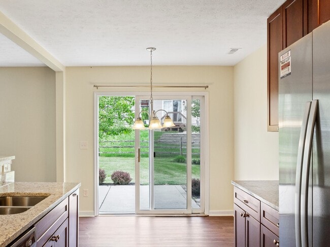 Photo - 7694 Hillsdowne Cir