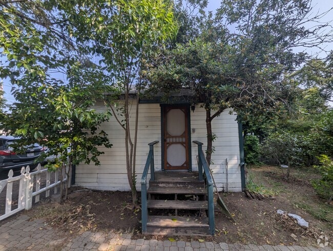 Building Photo - 660 Dora Ave Unit Small Studio Rental