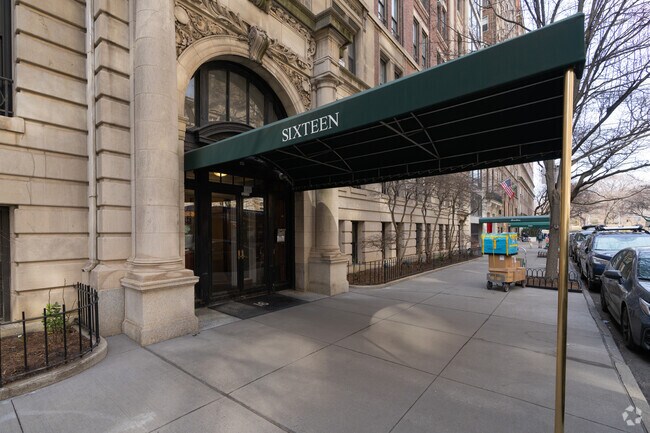 Entrance - The Queenston