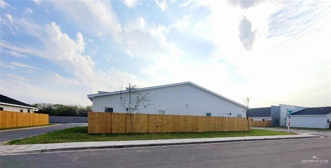 Photo - 17 Frio Ave Unit 3