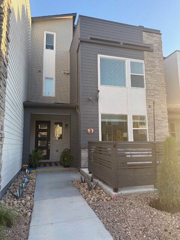 Building Photo - 2657 W 68th Pl Rental