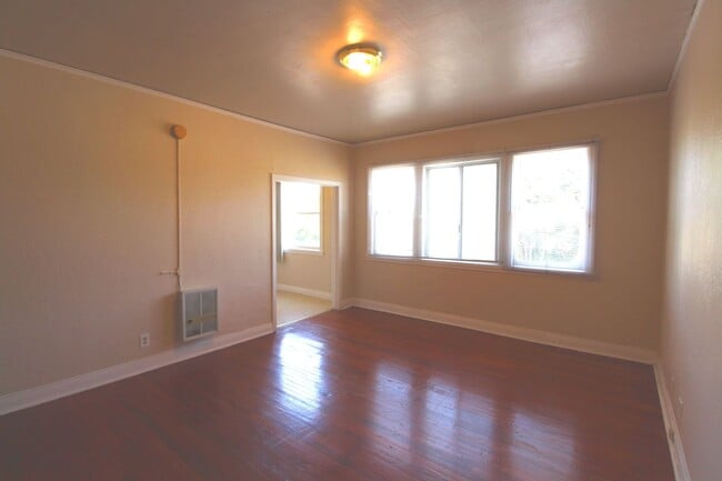 Photo - 3201 Beaumont Ave.