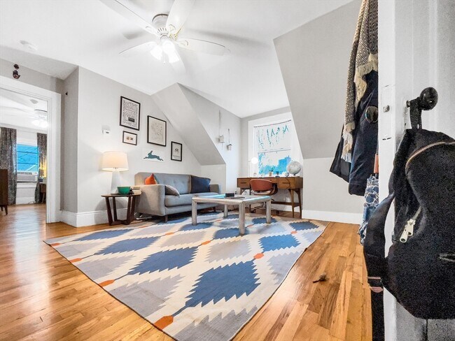 Photo - 15 Oakview Ter Unit #1