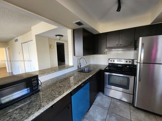 Building Photo - 7900 Tatum Waterway Dr Unit 201 Rental