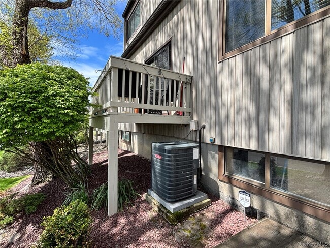 Photo - 10 Sycamore Dr