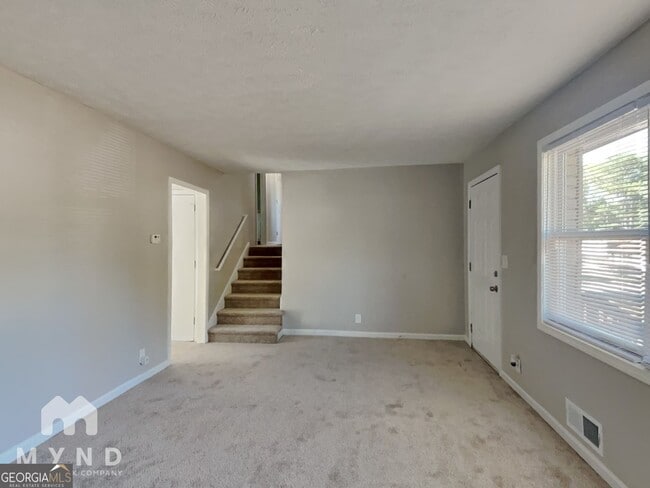 Photo - 2945 Botany Dr