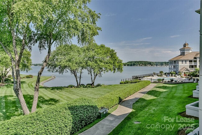 Photo - 18557 Vineyard Point Ln Unidad 47 Rental