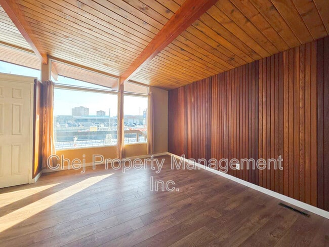 Photo - 8820 Meadowlark Rd NW