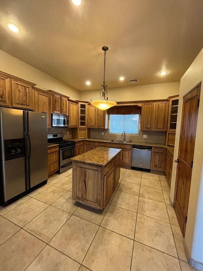 Photo - Beautiful 3 Bedroom Home! Available Now!