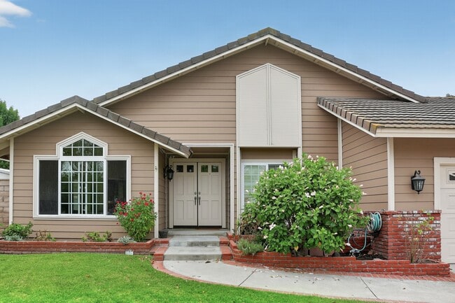 6132 E Baja Dr