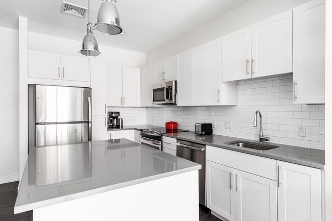 Photo - 449 Canal St Unidad FL4-ID1223