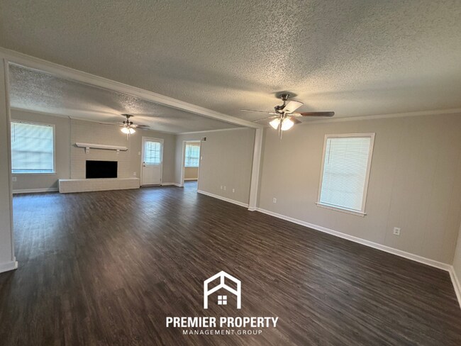 Photo - NEWLY RENOVATED 3BR/2BA in Bartlett Area | Hardwood Floors, Fireplace & Fenced Yard