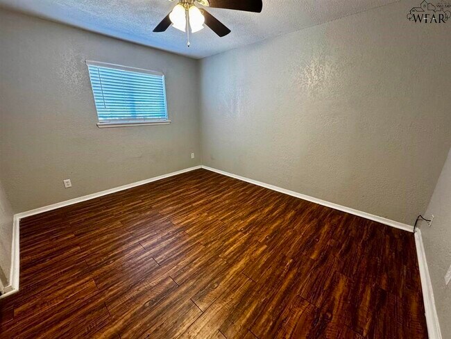 Photo - 1710 10th St