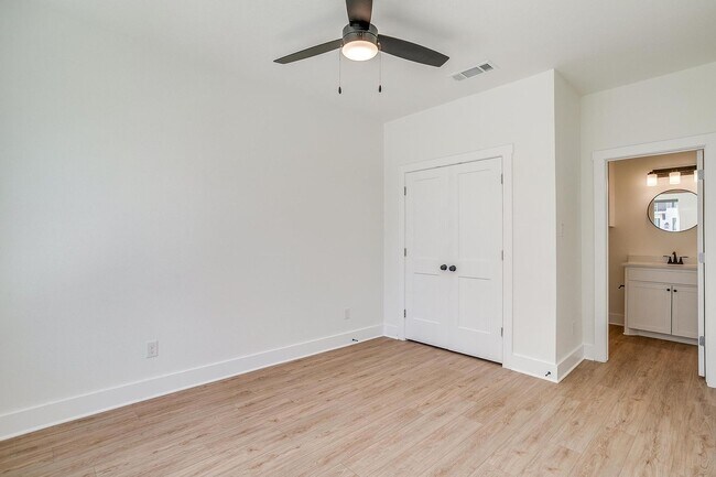 Photo - 2345 Benbrook Blvd Unit 2027