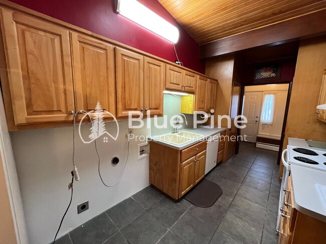 Photo - 755 9th St