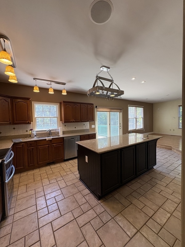 6108 N Willow Pond Dr