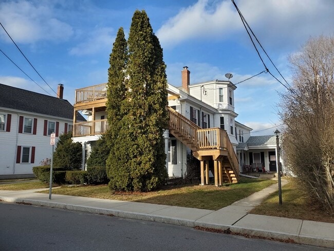 20-24-24 Walnut St Unit 3