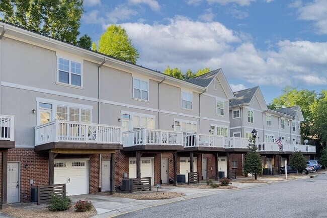 Photo - Looking for a rental home in the heart of ...