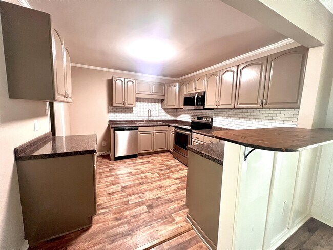 Photo - 716 Magness Dr