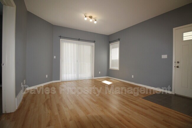 Photo - 16119-16141 141 St NW Unit MAIN