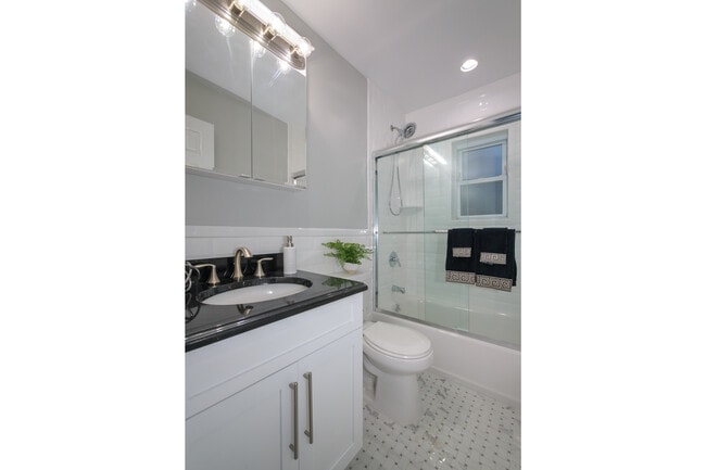 Photo - Fairfield Courtyard South at Bay Shore