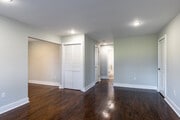 2BR, 1BA - 750SF