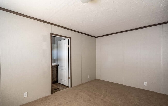 127 Hubert Blvd