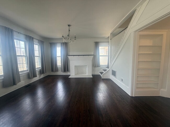 Photo - Beautifully updated 3 bedroom 3 bathroom home