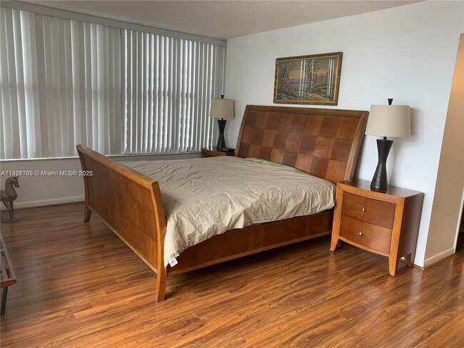 Photo - 2500 Parkview Dr Unit 1721