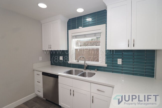 Photo - Cozy 2B/2BA with office/den Unit Louisiana St (3623) - Main House